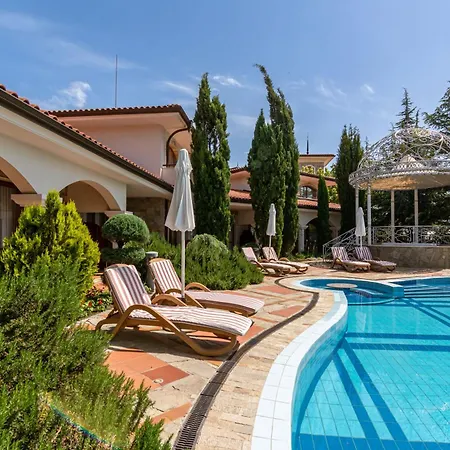 Helena Vip And ヴィラ *