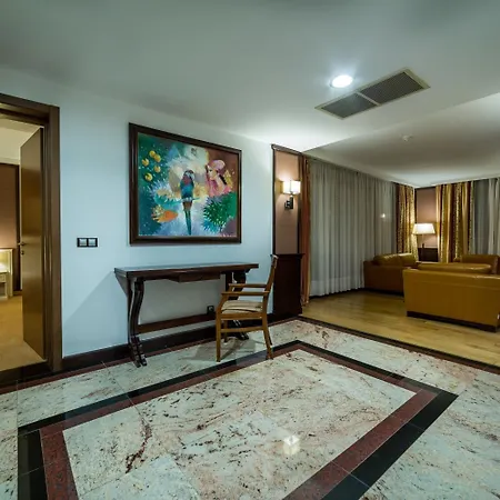 Helena Vip And ヴィラ