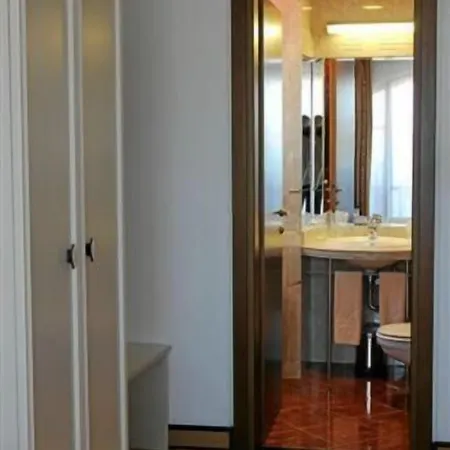 Helena Vip And ヴィラ *