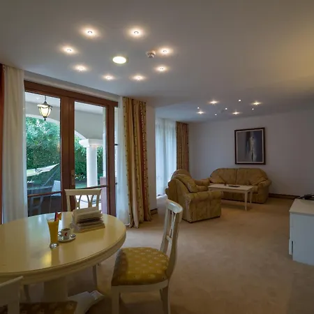 Villa Helena Vip And Napospart