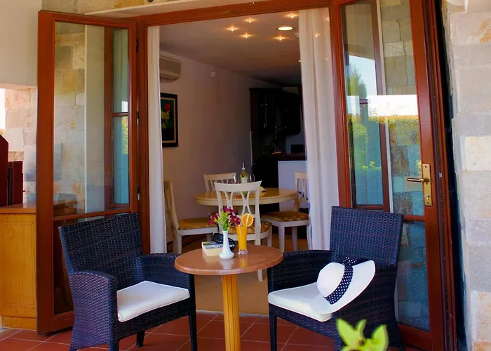 Helena Vip And Villa *