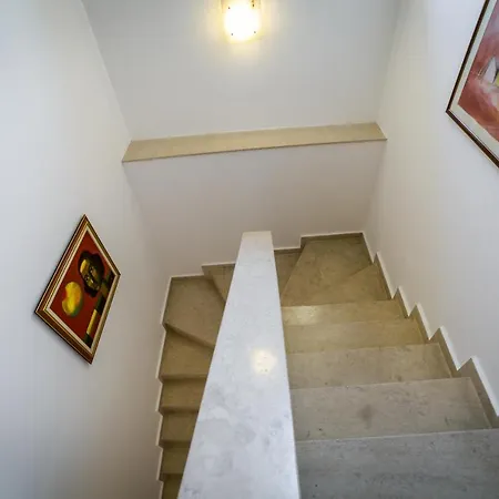 Helena Vip And * Slăntjev Brjag