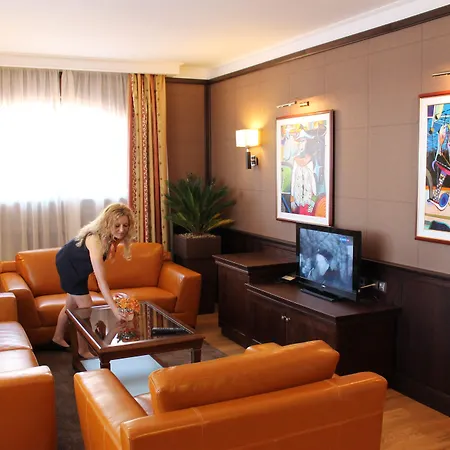 Helena Vip And Villa