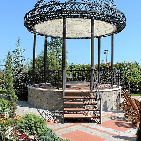 Helena Vip And Slăntjev Brjag