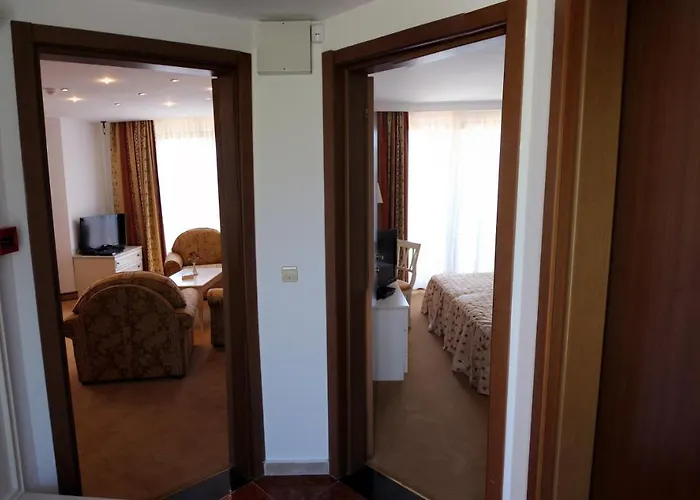 Helena Vip And Луксозна вила *