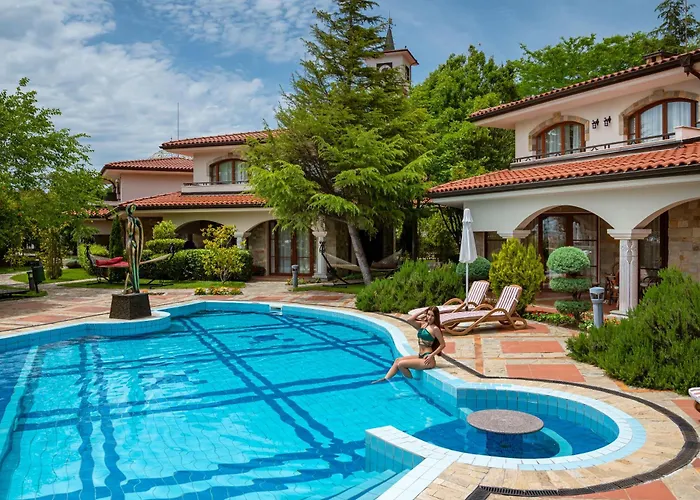 Helena Vip And Луксозна вила