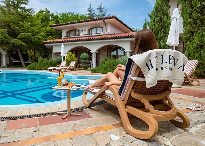 Helena Vip And Луксозна вила