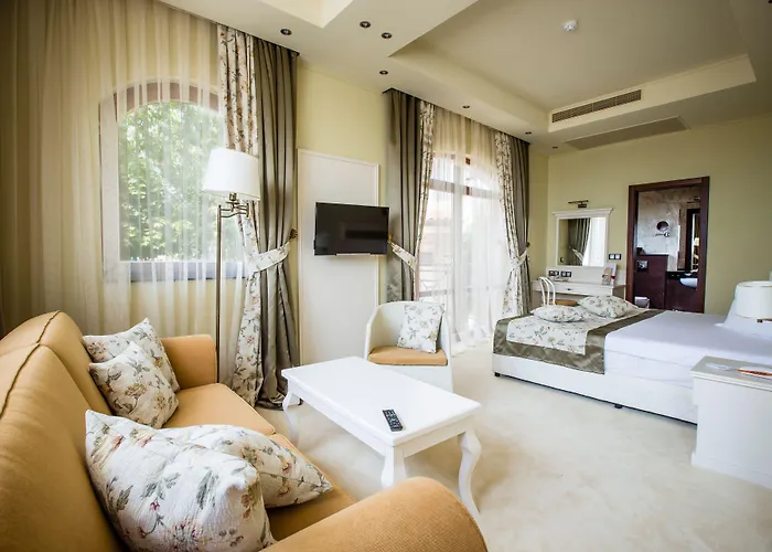 Луксозна вила Helena Vip And