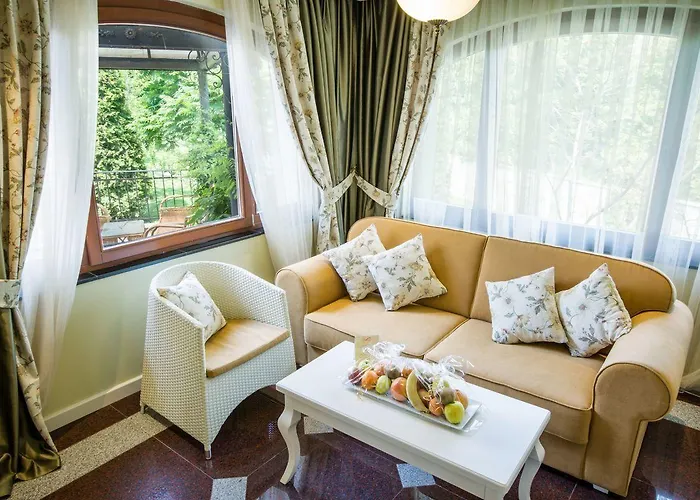 Луксозна вила Helena Vip And