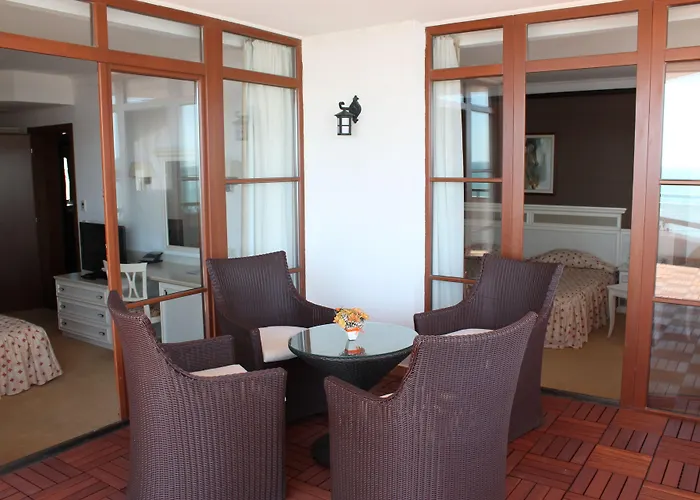 Helena Vip And Луксозна вила