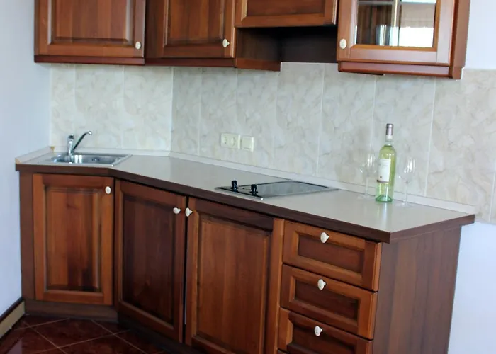 Helena Vip And Слънчев бряг