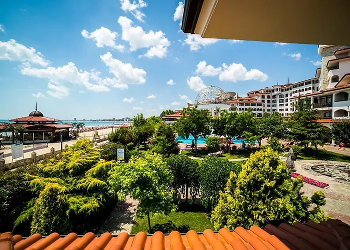 Helena Vip And Слънчев бряг