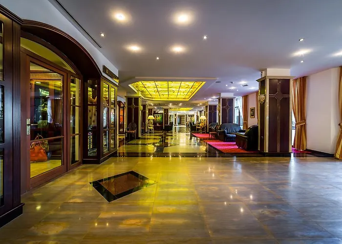 Луксозна вила Helena Vip And *