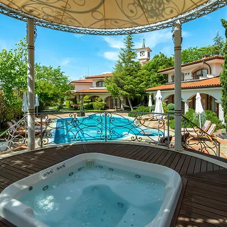 Helena Vip And * ساني بيتش