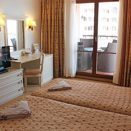 فيلة Helena Vip And *